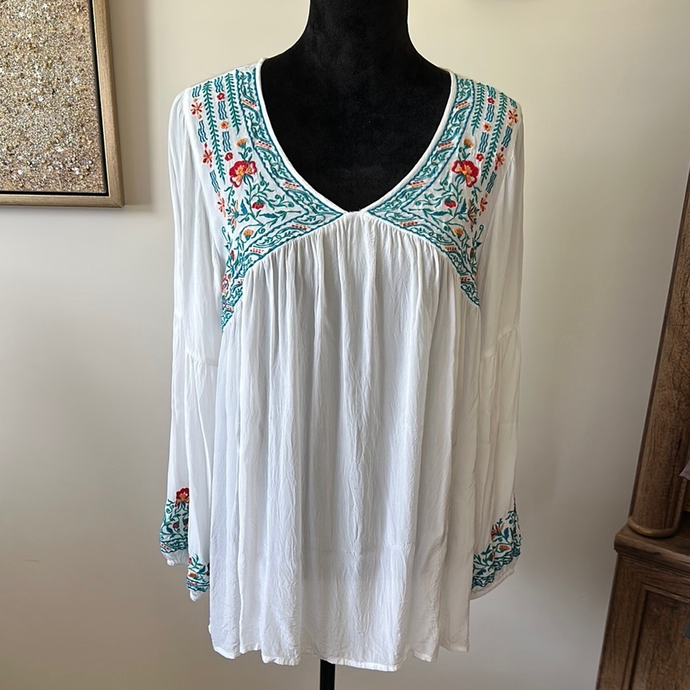 Kyla Sea Embroidered White Blouse with Floral Accents